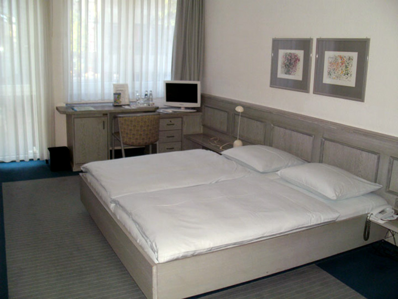 Standard Doppelzimmer (1 großes Bett) 