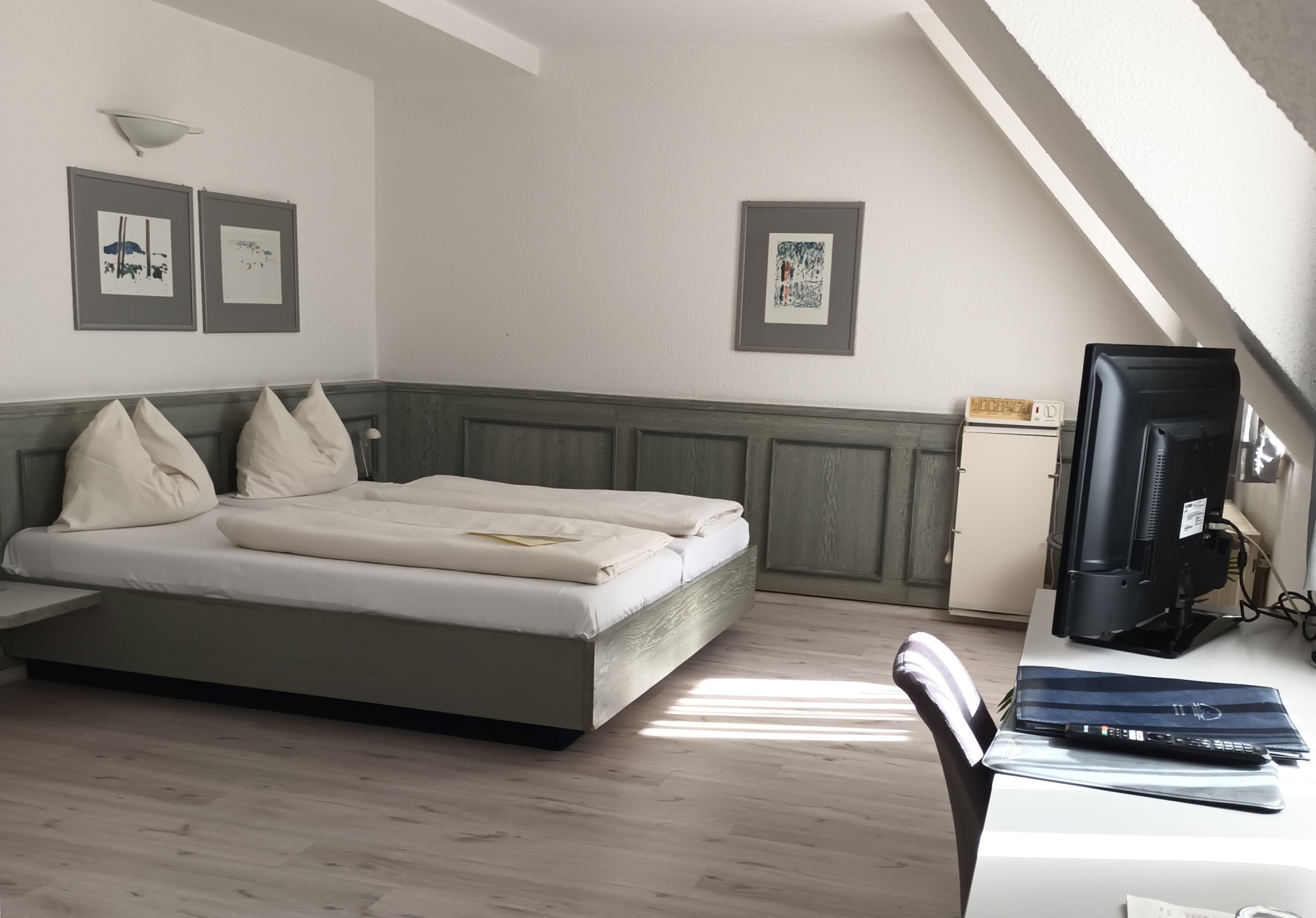 Standard Doppelzimmer (1 großes Bett) 