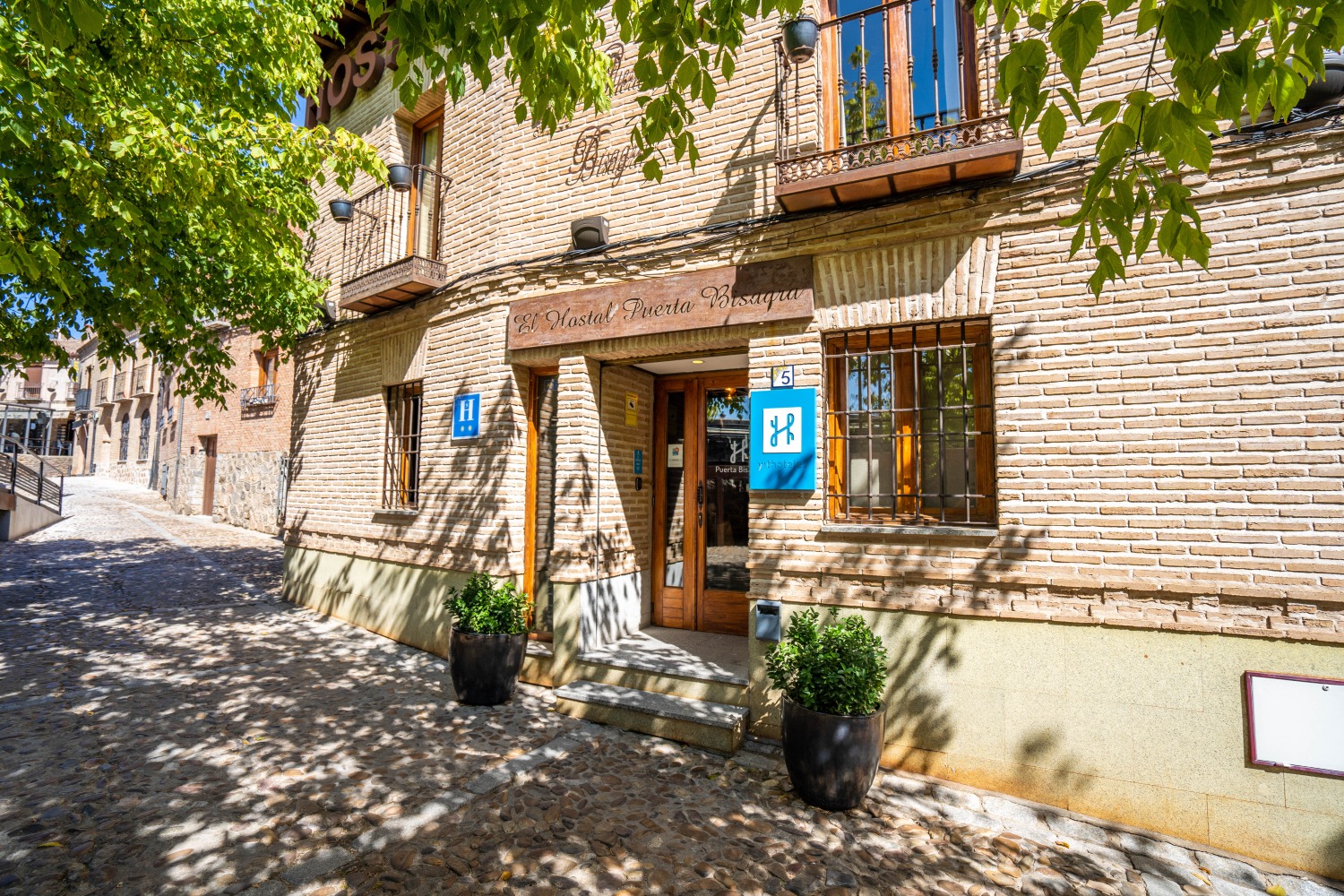 Hostal Puerta de Bisagra — Toledo