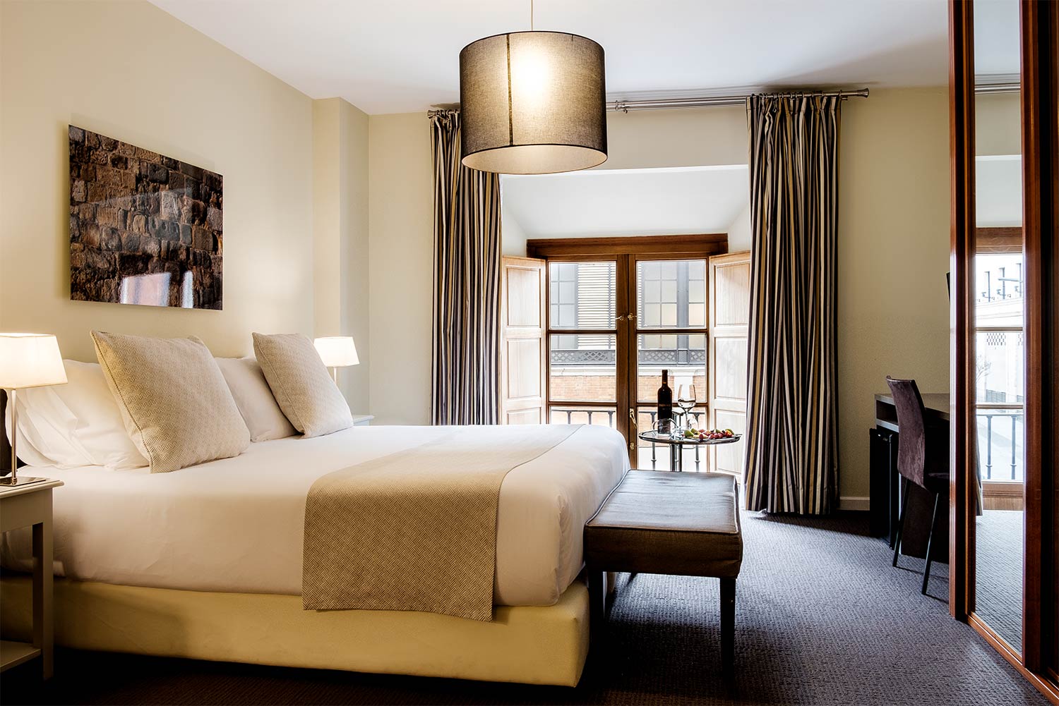 Ikonik Plaza Mercado