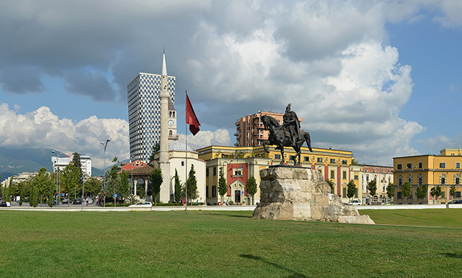 Piazza Skanderbeg