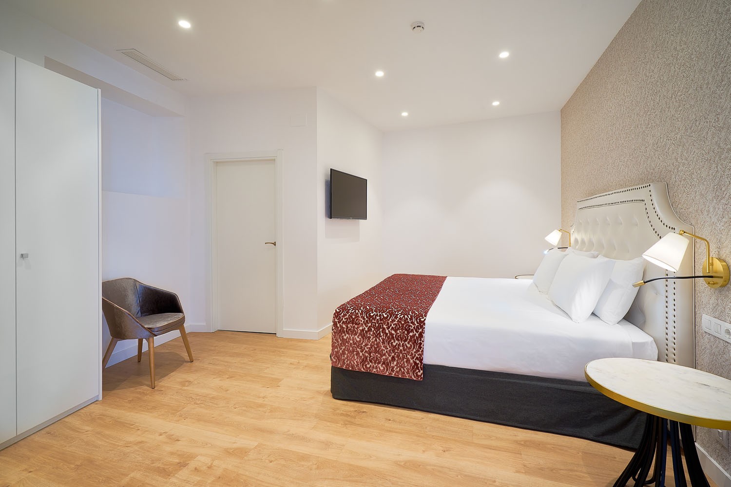 2 bedroom apartment