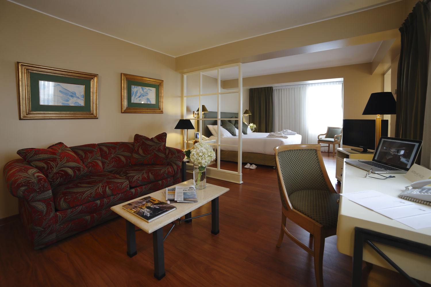 Junior Suite with 2 Queen Beds 