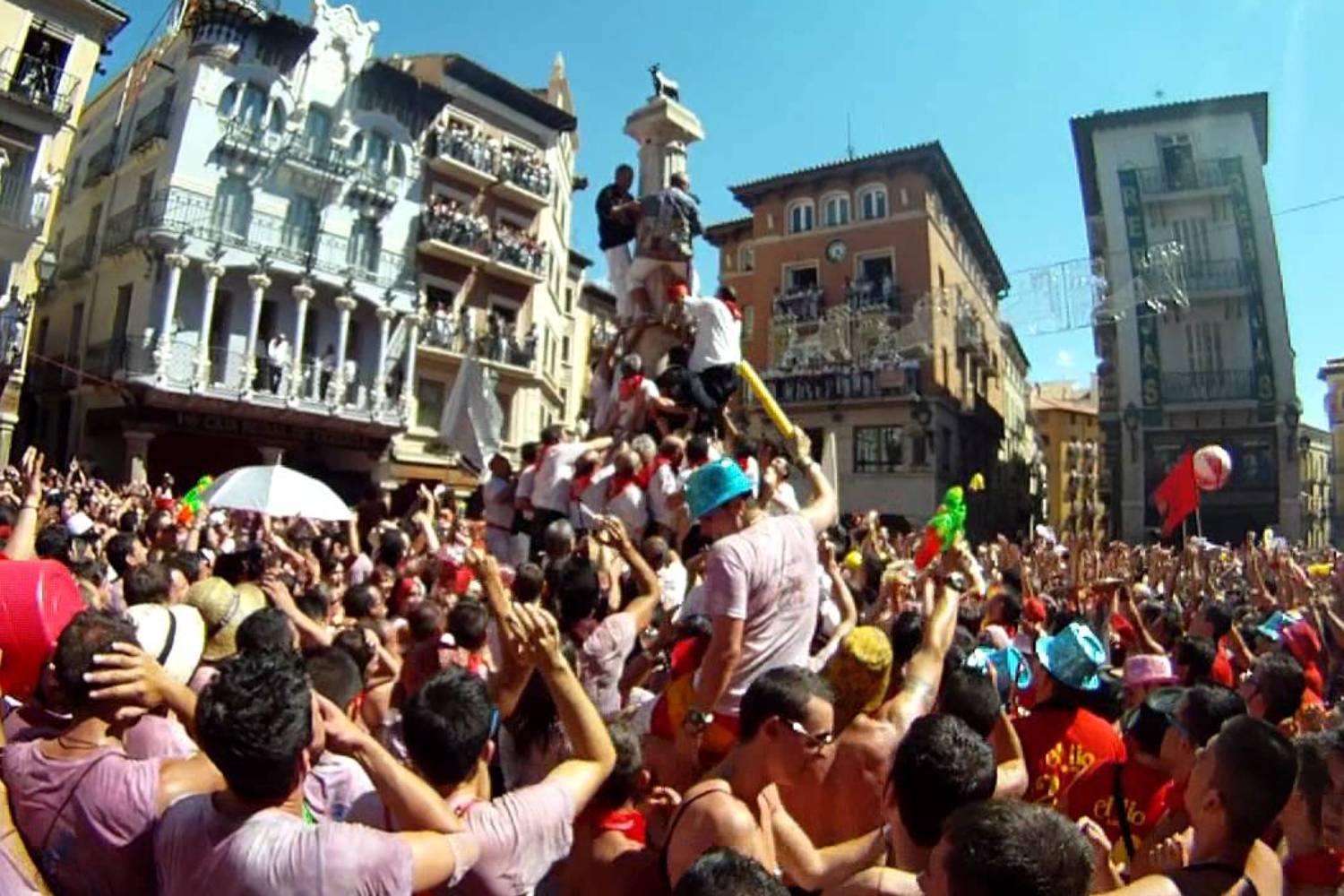 Сколько времени в ла. Бон Теруэль. Vaquilla. Festival of the Vaquilla.