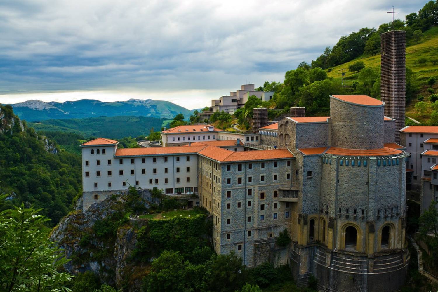 Tourism of Hotel Mondragón in . Official Website.