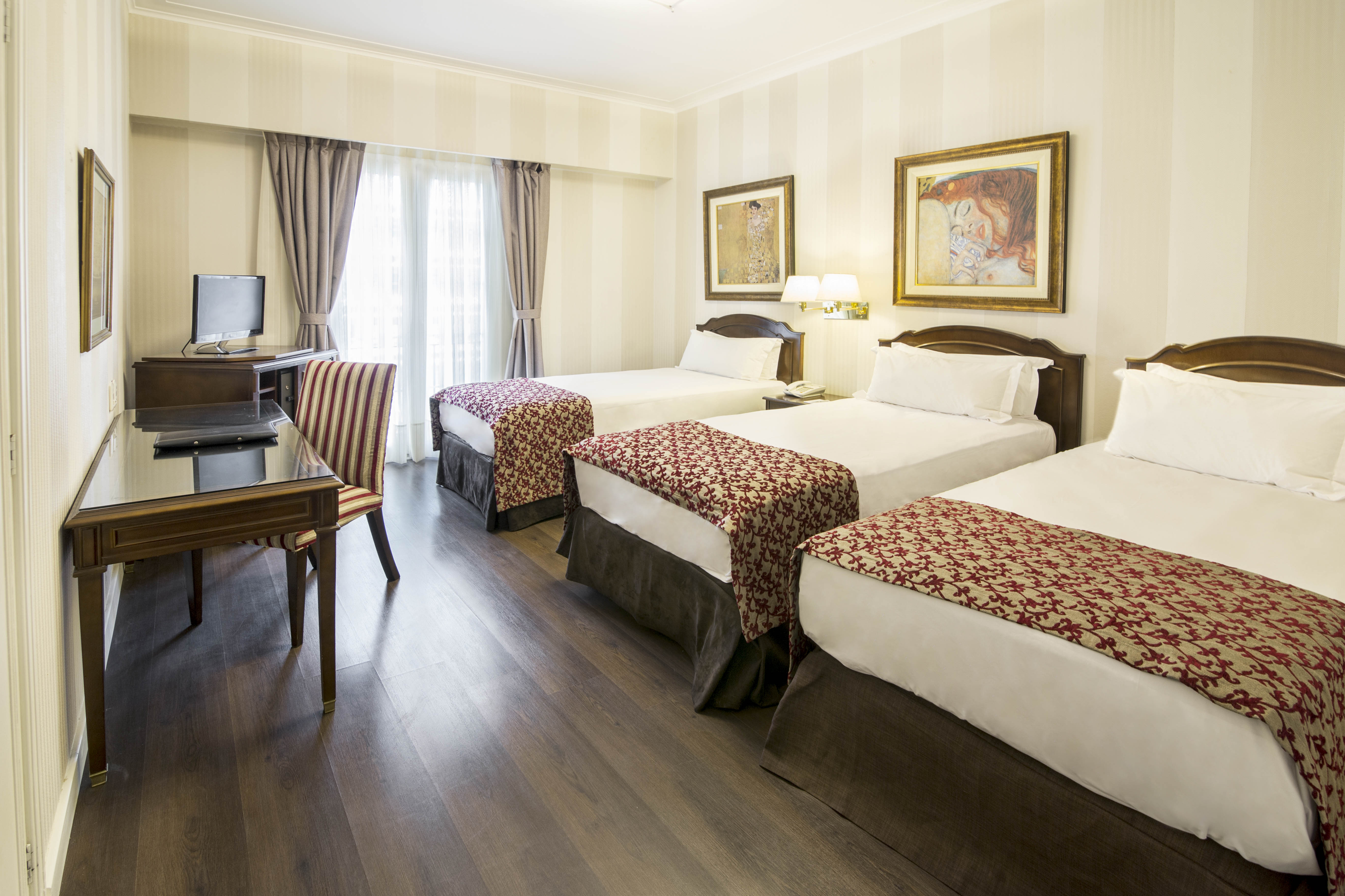 Superior triple room
