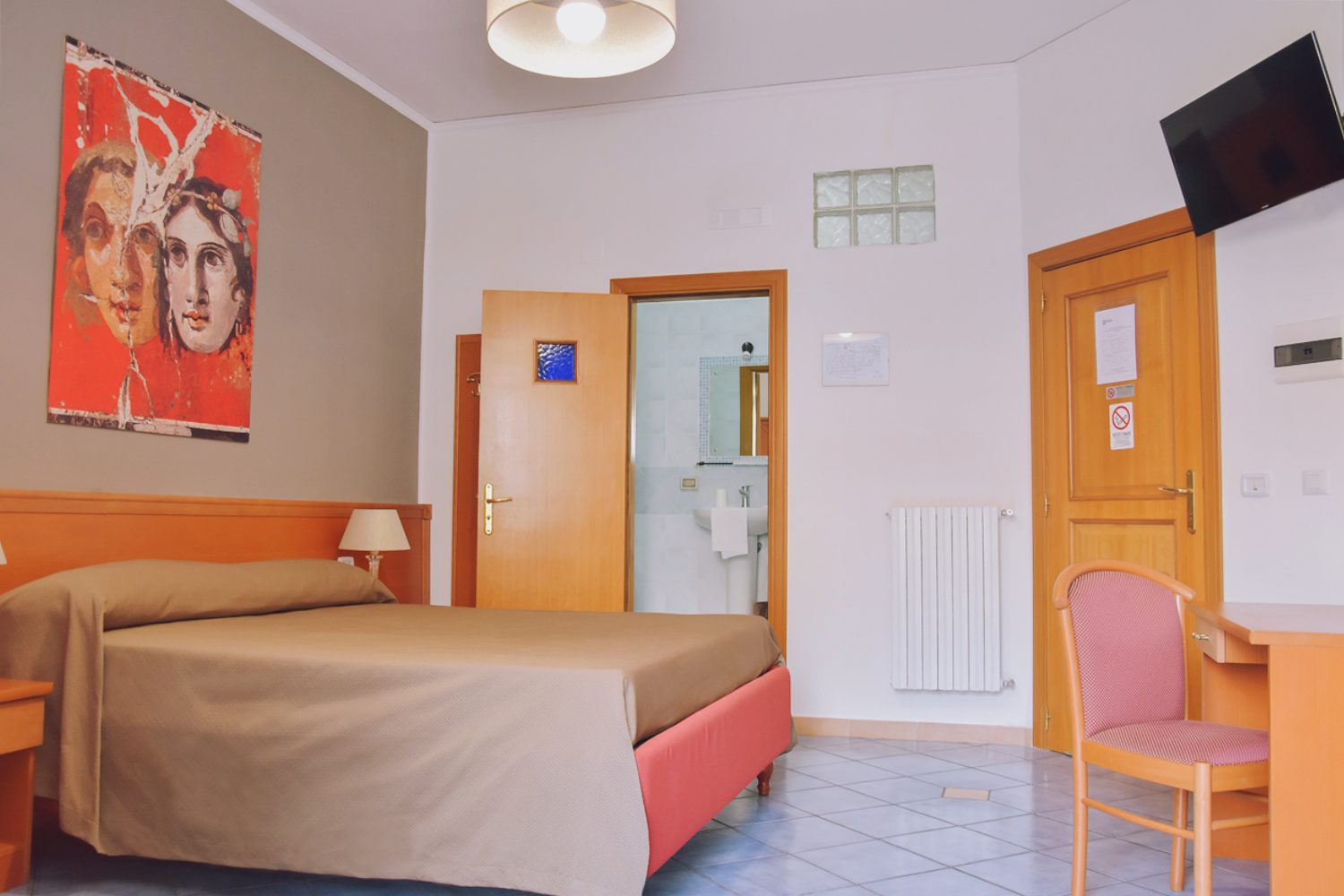 Galería del Hotel Il Piccolo Sogno en Pompei. Oficial.