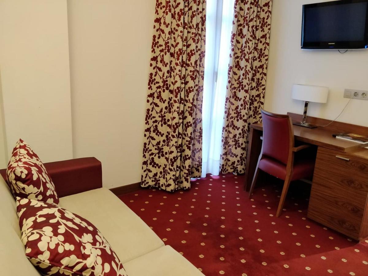 Double or Twin Room 
