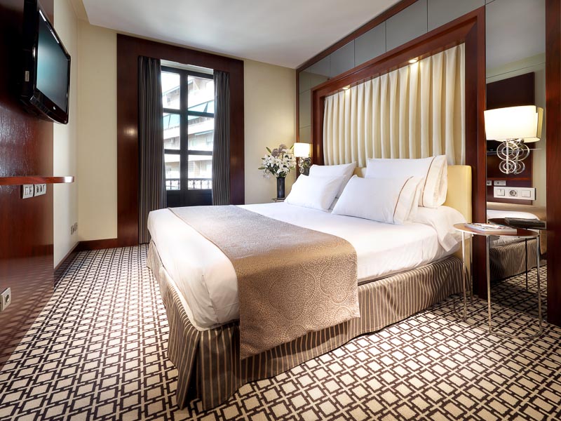 Double Room for Single Use