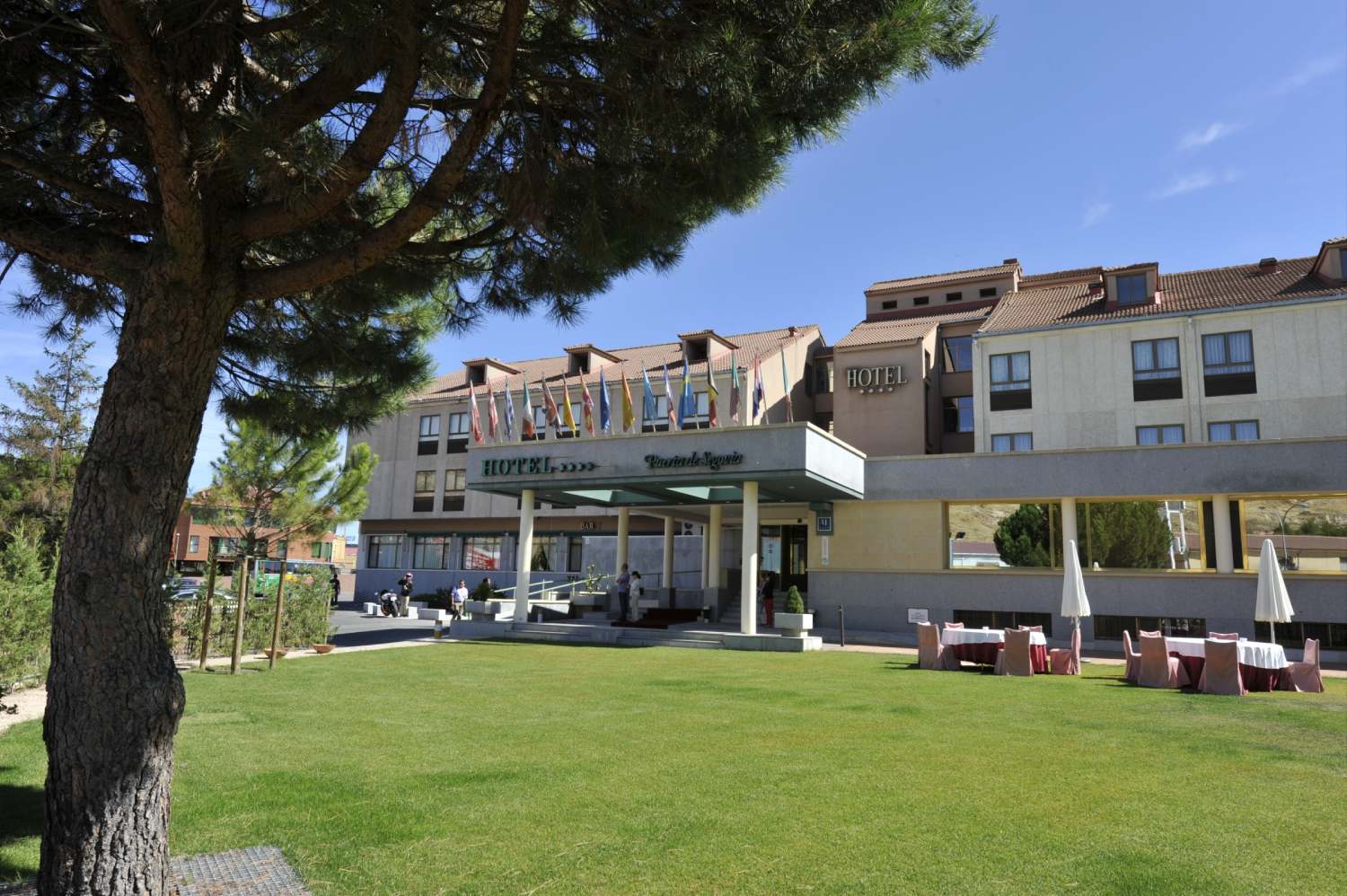 Hotel Puerta de Segovia en La Lastrilla — espacio y venue para team building y eventos corporativos · recomendado por Dreams & Adventures