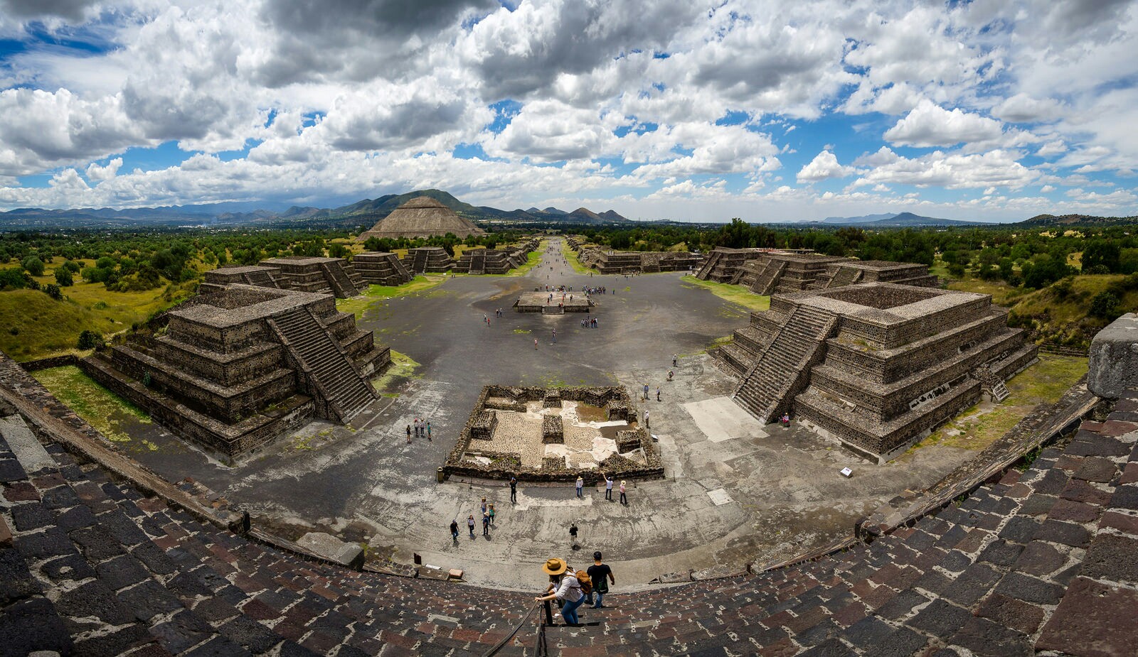 Paket Pyramiden von Teotihuacán und Neue Basilika