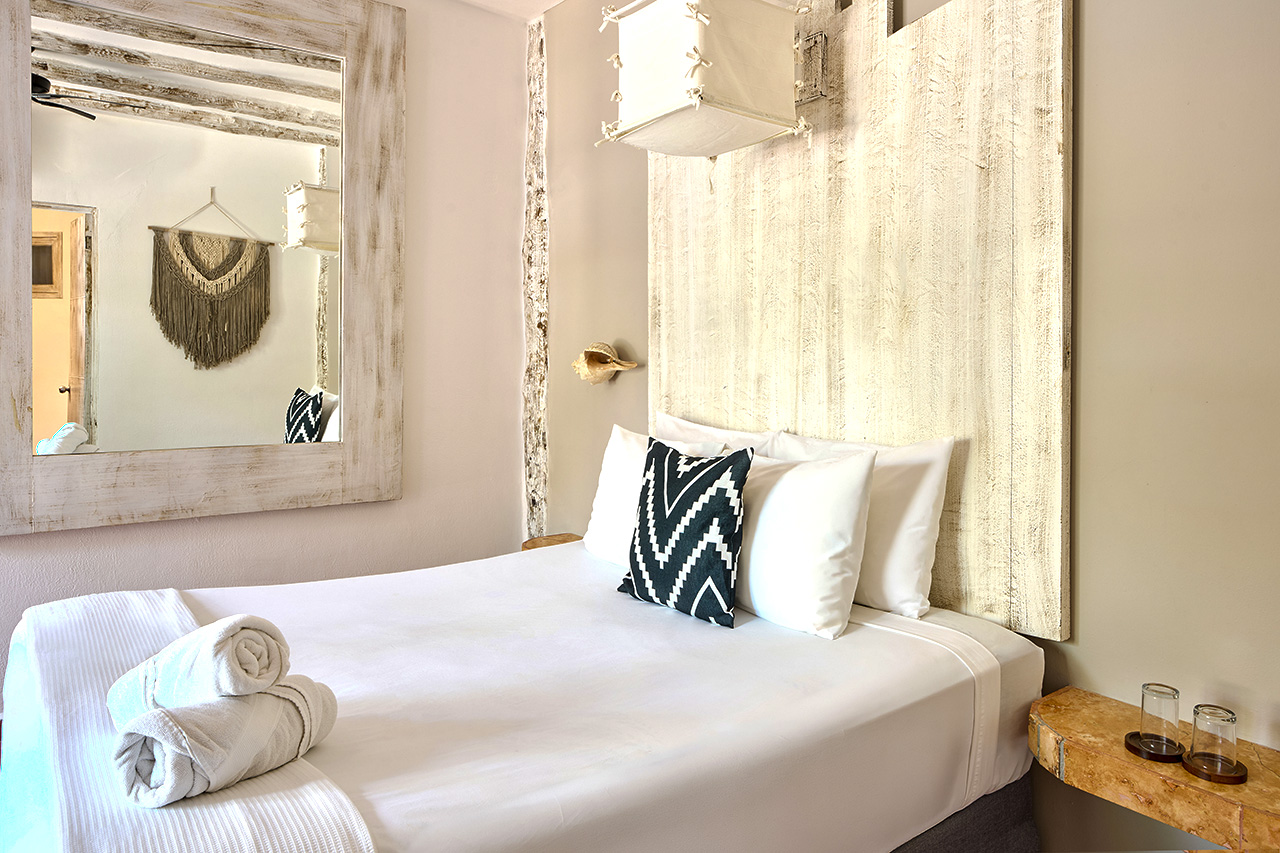 DOUBLE SUITE