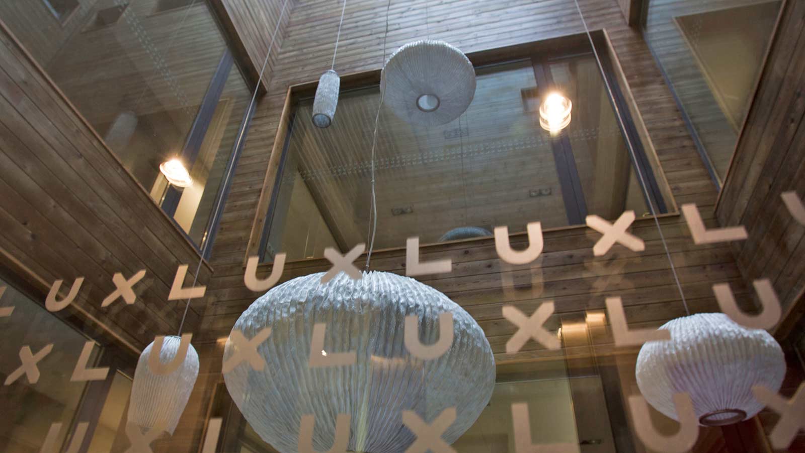 Lux Santiago  galeria