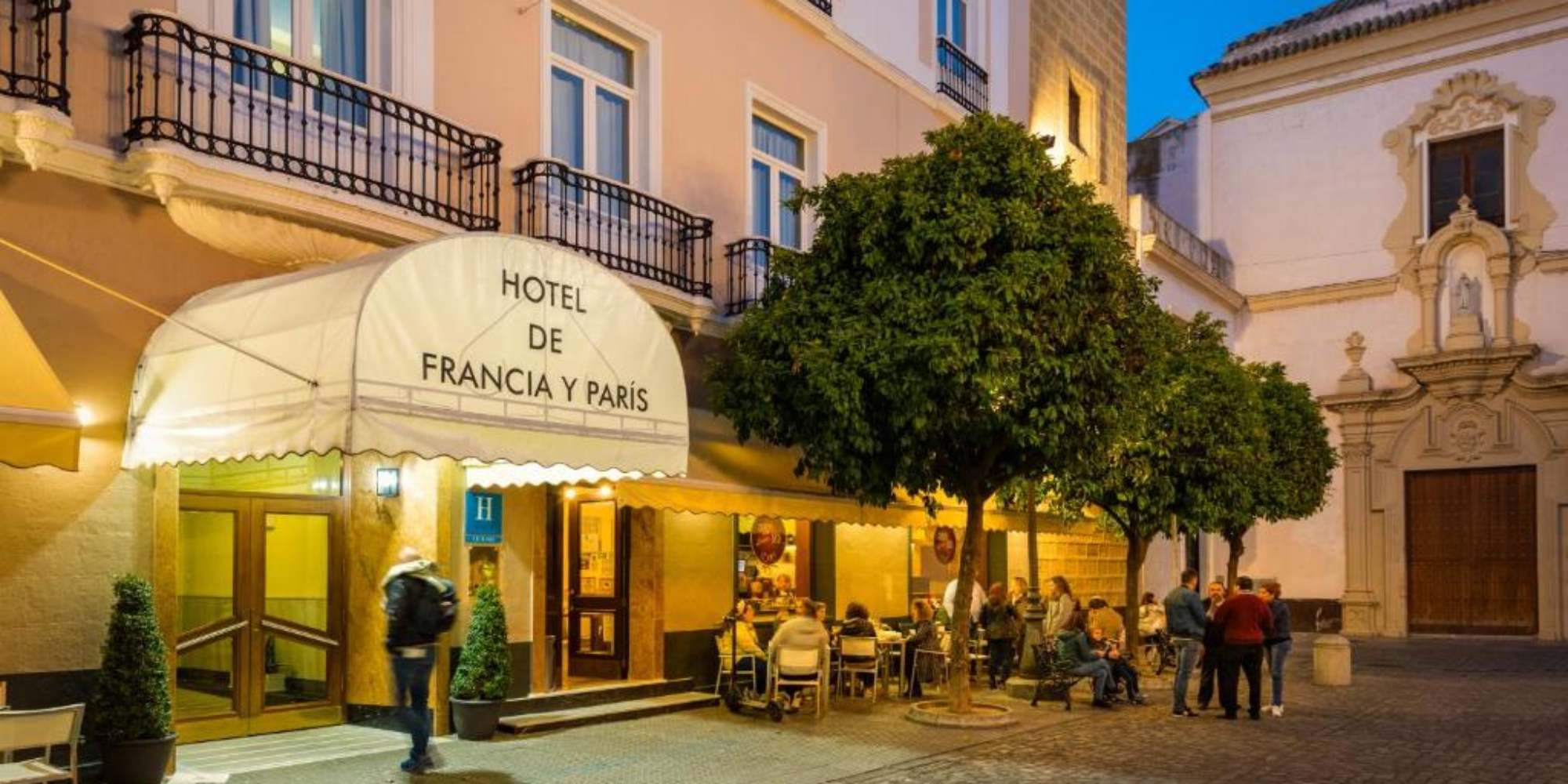 Hotel De Francia y París