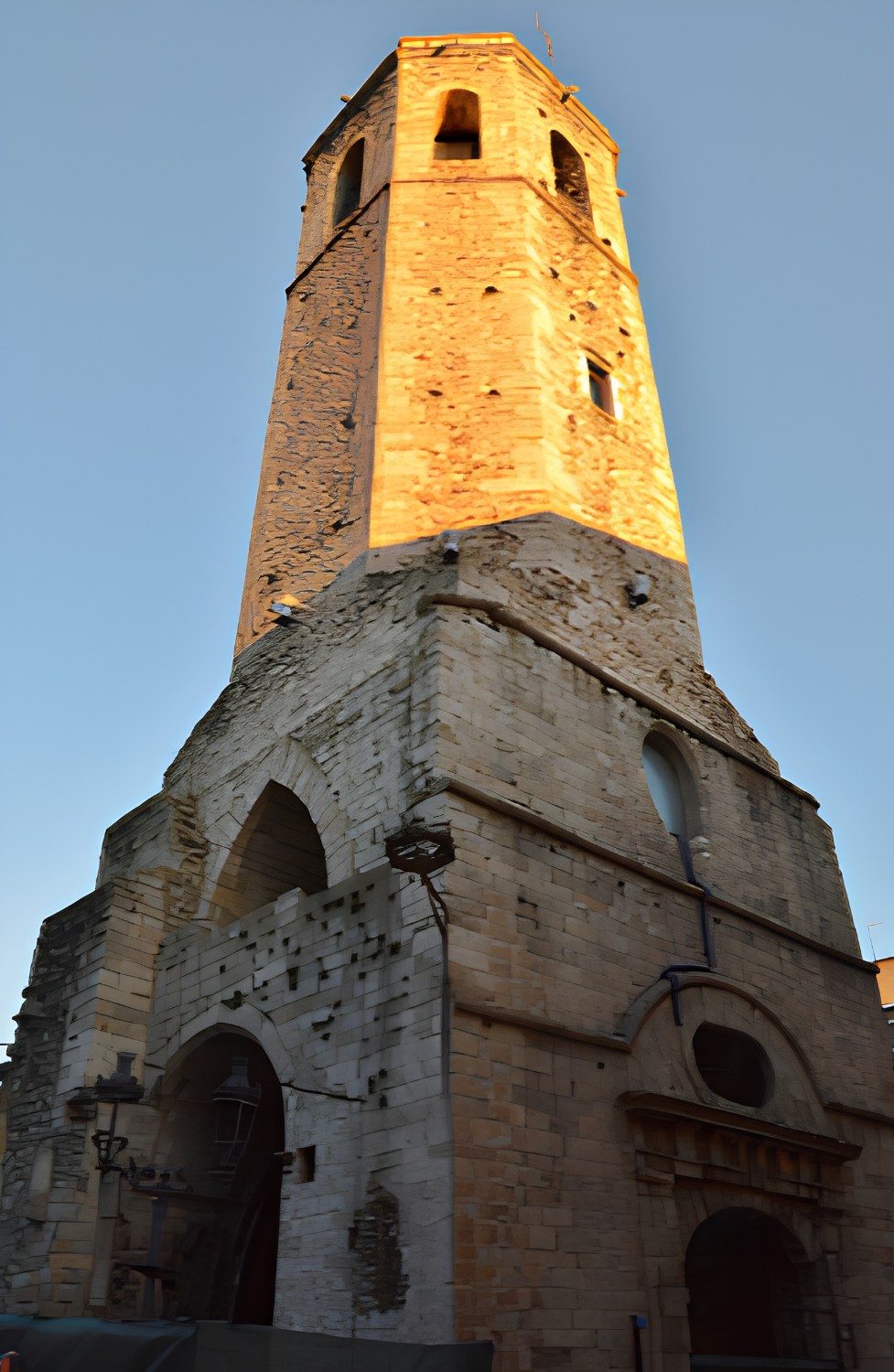 Descubre La Cerdanya en invierno: El Grupo Esquirol recomienda visitar la Torre del Campanar de Puigcerdà