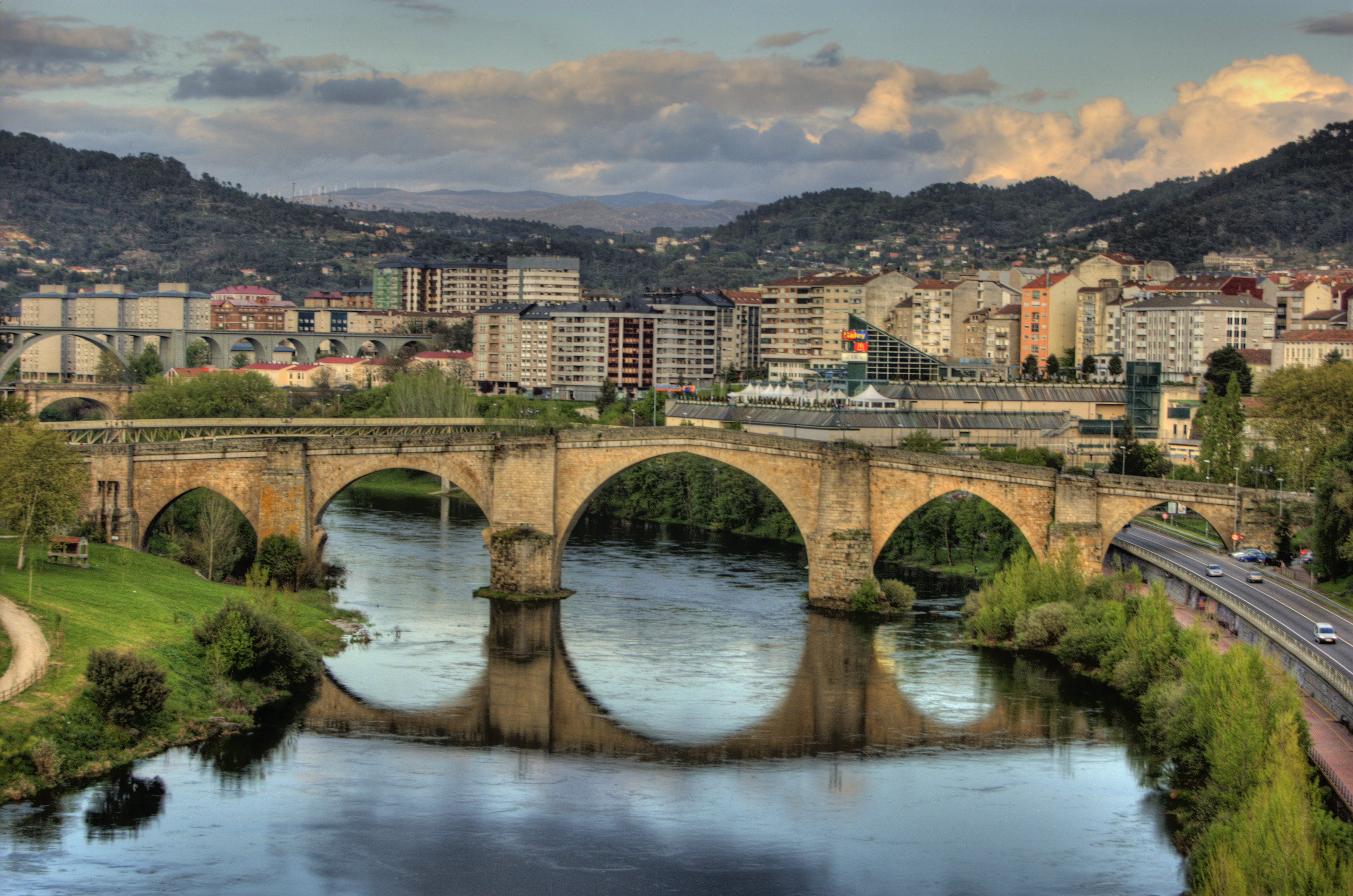 LA CIUDAD DE LOS MIL PUENTES