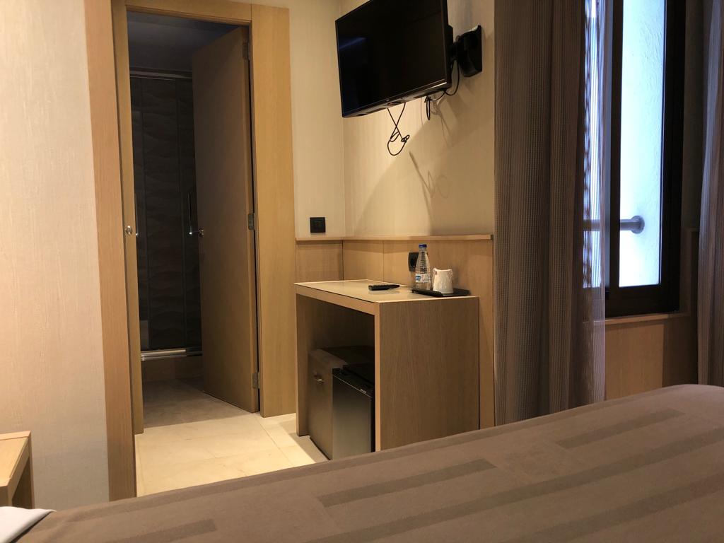 Double Room for Single Use (1 pax) 
