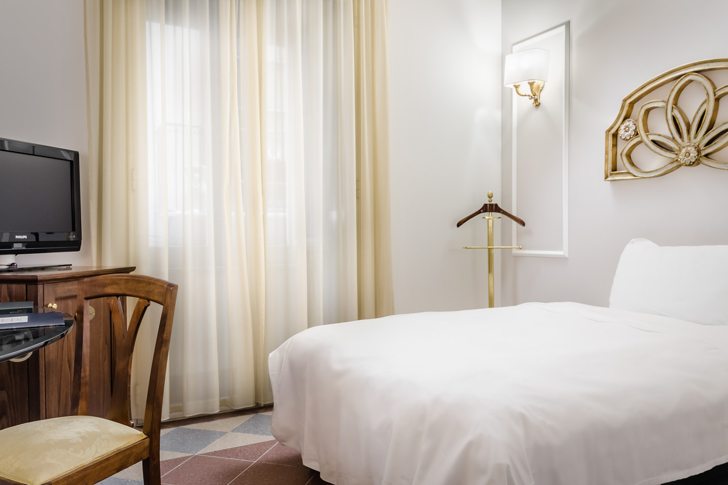 Habitación doble con cama francesa