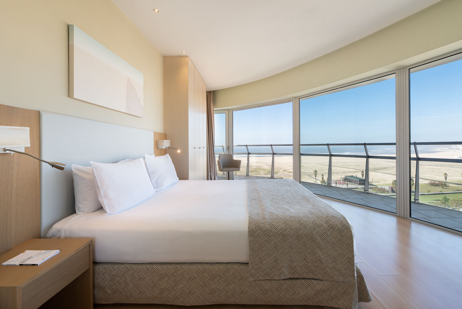 Eurostars Oasis Plaza