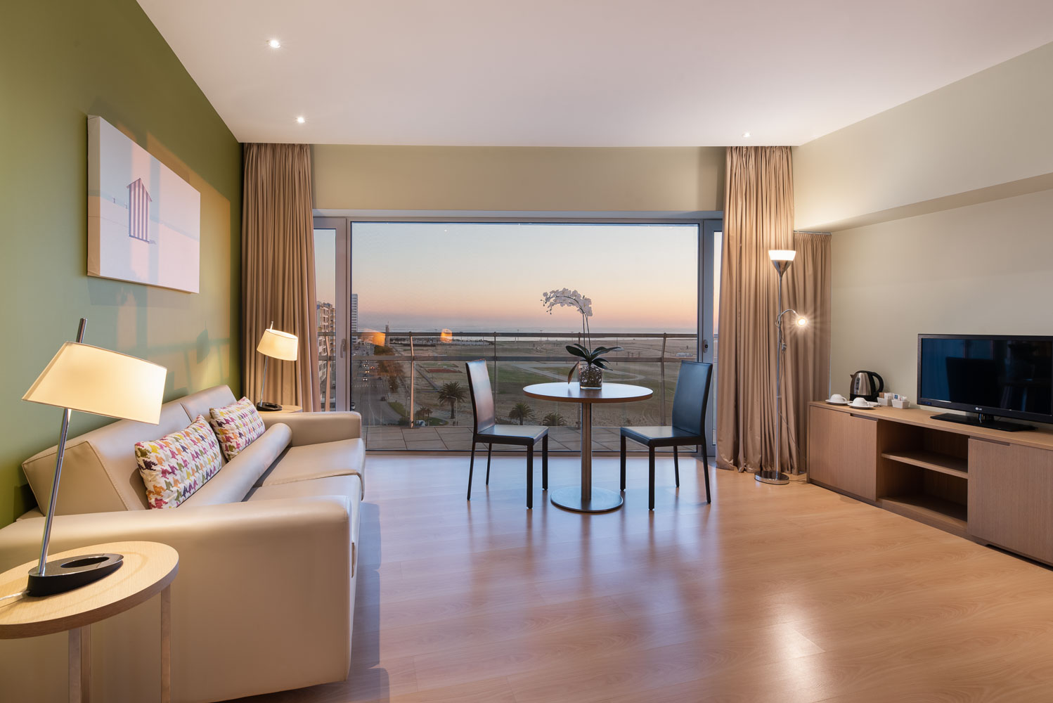 Eurostars Oasis Plaza