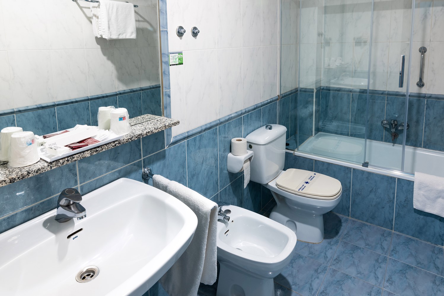 HABITACIÓN TWIN INTERIOR 