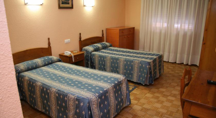 SAN GLORIO TWIN ROOM 